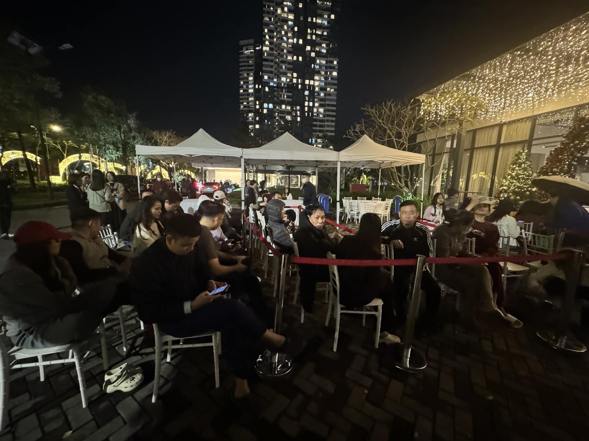 xep-hang-mua-can-ho-park-1768902154.webp