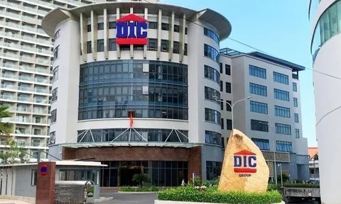 Đại gia địa ốc tặng tới 20 triệu đồng cho cổ đông ủy quyền dự họp: Vét sạch tài khoản đủ trả không?