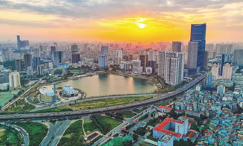 Tín dụng vẫn ồ ạt đổ vào bất động sản: "Mồi lửa" cho sự tăng trưởng bền vững hay "sức nóng ảo"