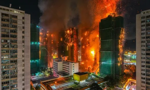Cháy 8 tòa chung cư ở Hồng Kông: 44 người thiệt mạng, 279 người mất tích, 3 người bị bắt