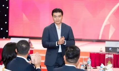 Con trai bầu Thụy xuất hiện: Soái ca trong truyền thuyết